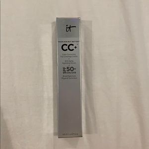 Never been used IT cosmetics CC cream
